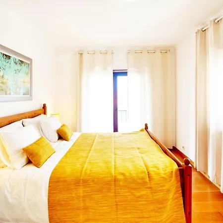 Happy Holiday Cascais - Parede