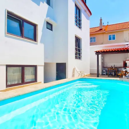 Happy Holiday Cascais - Parede