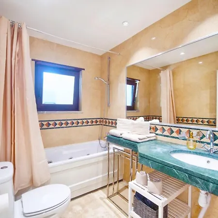 Happy Holiday Cascais - *